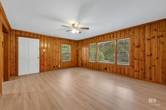 Building Photo - 6425 Village Point Dr