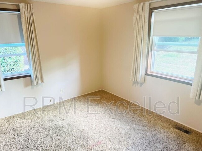 Building Photo - 112 SW 185th St