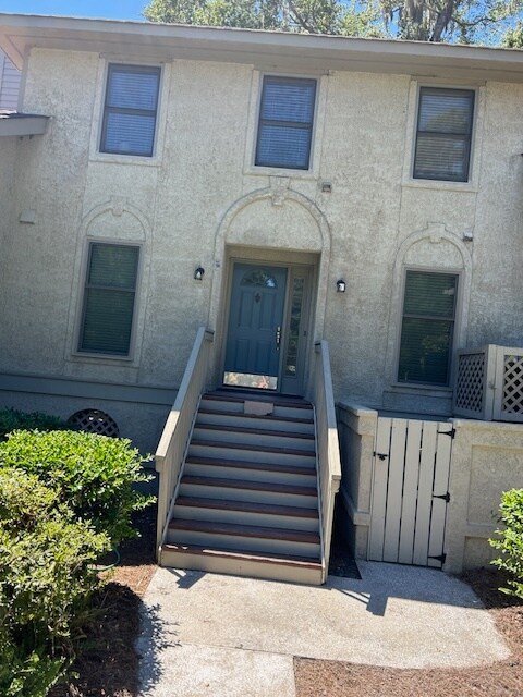 Primary Photo - 125 Greenwood Dr
