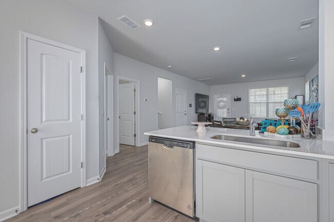 Building Photo - 447 Augustine Dr