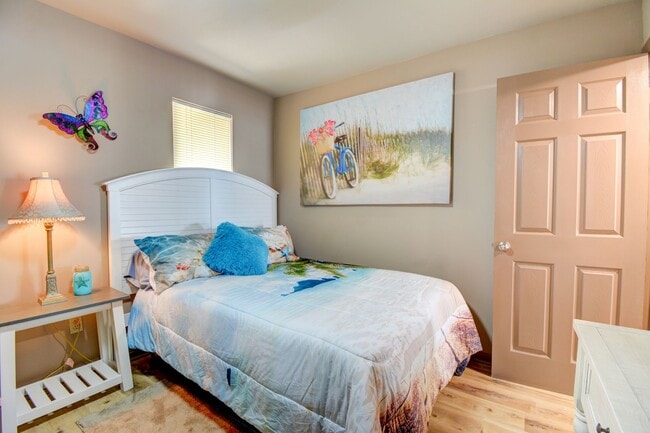 Building Photo - OCEAN FRONT *Off Season Rental* October 1s...