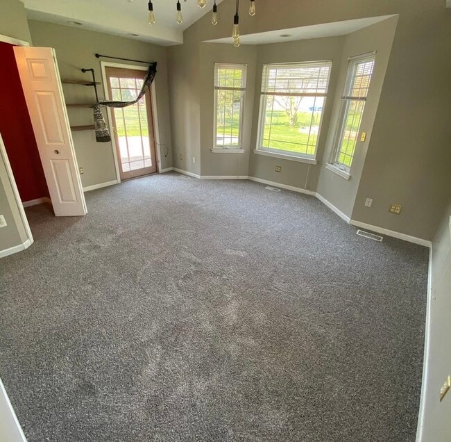 Building Photo - 23545 Valley Starr Dr