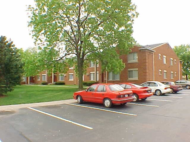 Building Photo - Pinecrest Apartments