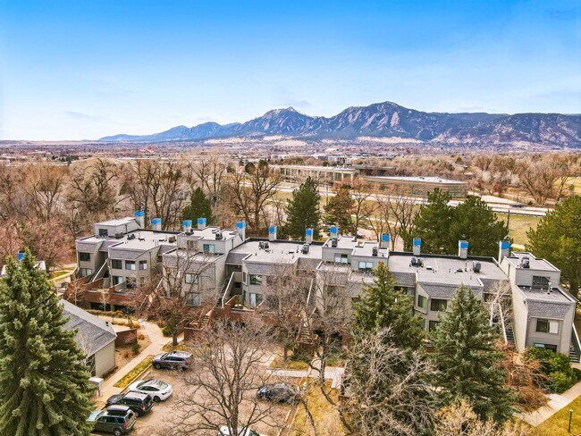 Building Photo - Sunny 2-Bed, 2-Bath Condo in Boulder’s Kin...