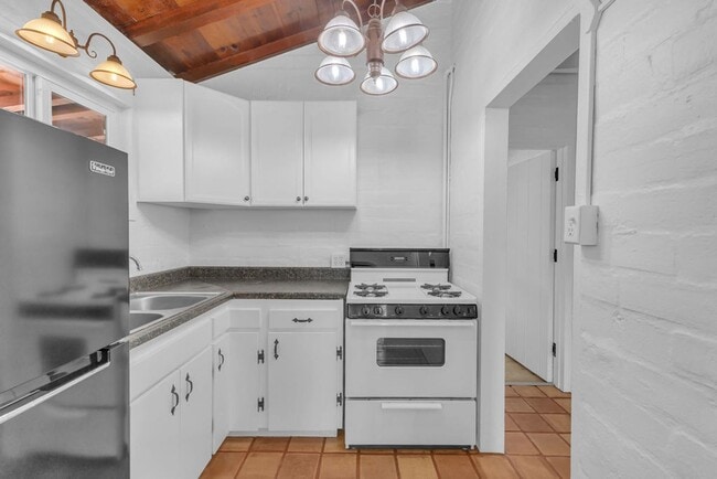 Building Photo - 6365 Cahuilla Ave