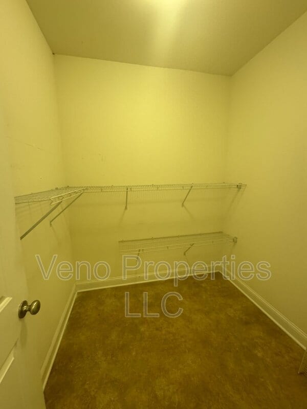 Building Photo - 17 Ironwood Street