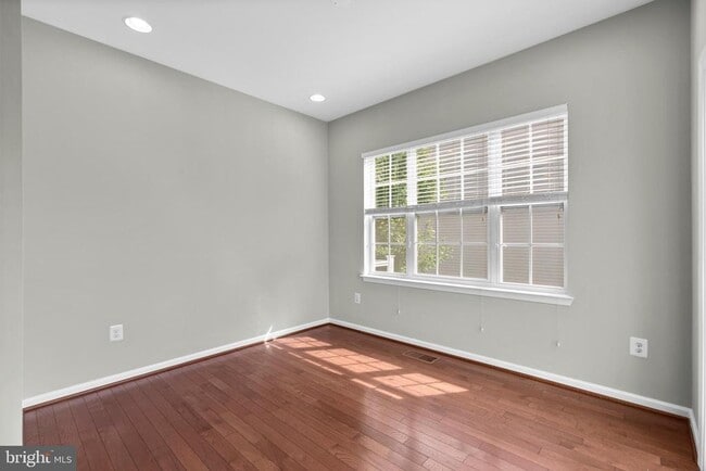 Building Photo - 6704 Saw Mill Ct