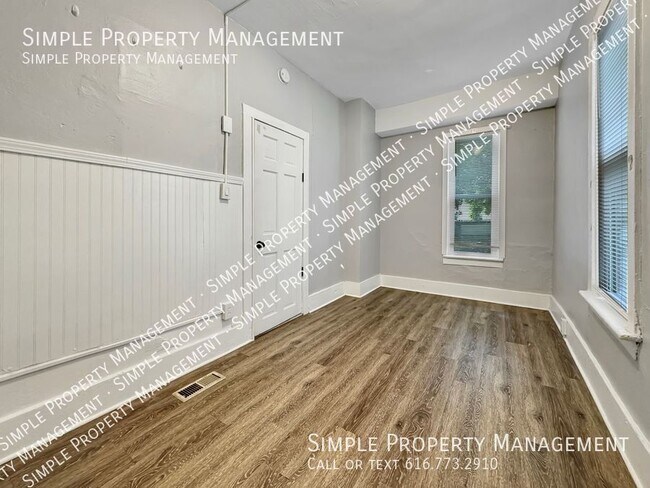 Building Photo - 928 Chatham St NW