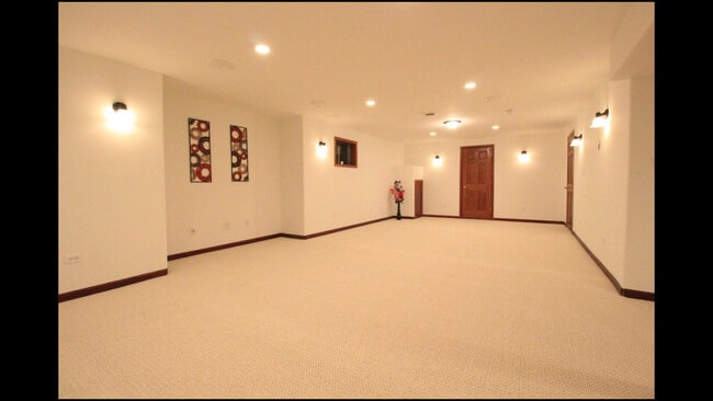 Building Photo - 217 Sparrow Ln