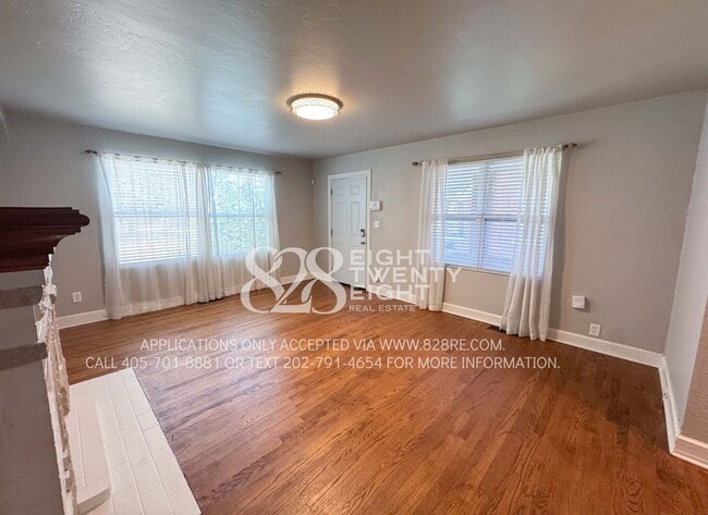 Building Photo - Updated 2 Bed/1.5 Bath Historic Property L...