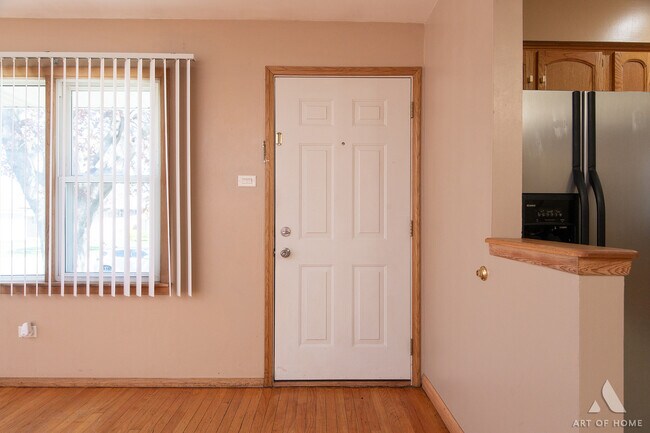 Building Photo - 9416 80th Ct