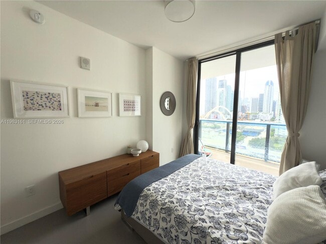 Building Photo - 1600 NE 1st Ave