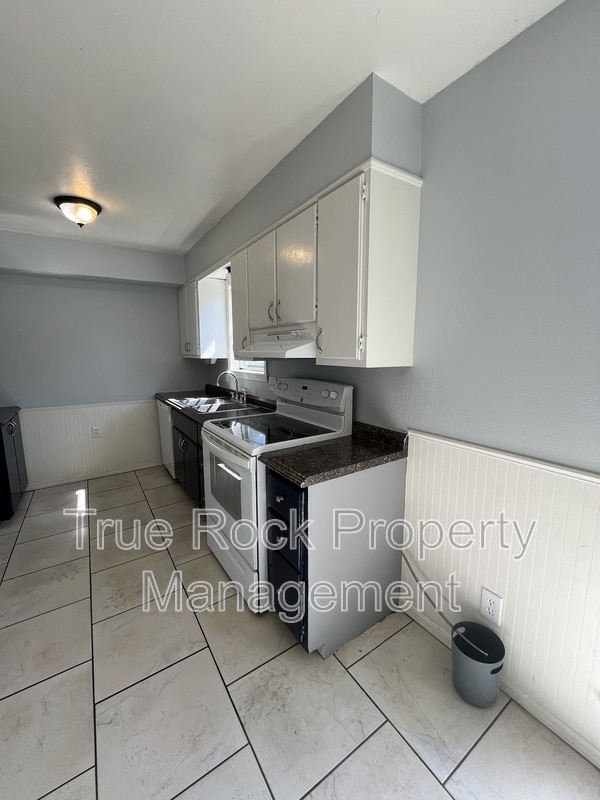 Building Photo - 808 N Wolfe Ln