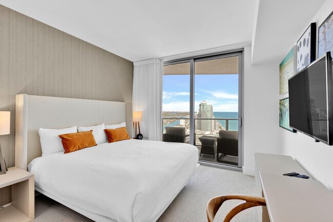 Building Photo - 4011 S Ocean Dr