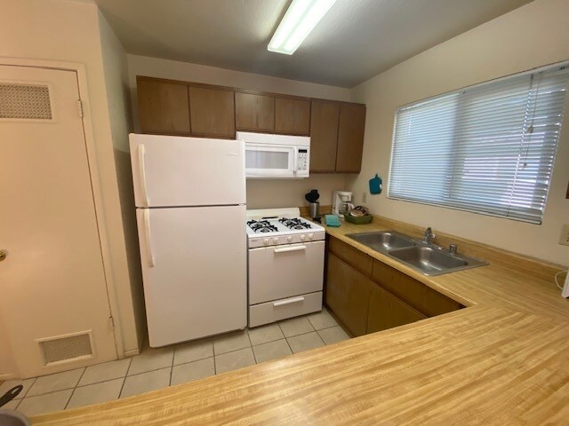Building Photo - 73874 Sunnyvale Dr