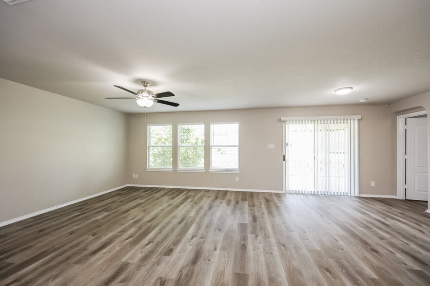 Building Photo - 13510 Sundance Scape