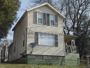 Building Photo - 1105 Baxter St SE