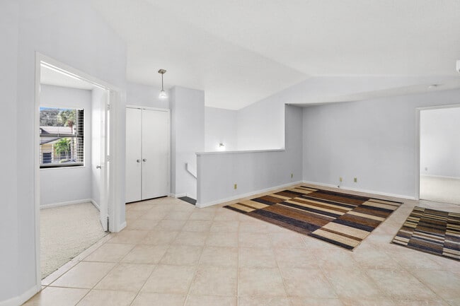 Building Photo - 3961 SW Greenwood Way