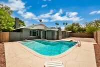 Building Photo - Spacious 6-Bedroom, 3.5-Bath Pool Home Near ASU Campus