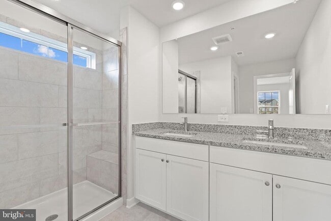 Building Photo - 7736 Meander Ct S