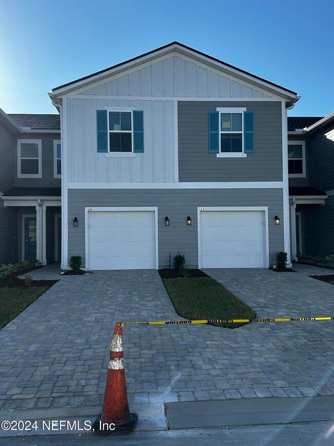 Building Photo - 33 Thurnham Ln