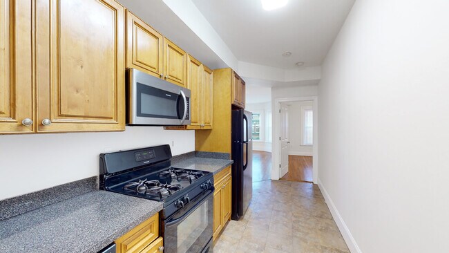 Building Photo - 80 W Cottage St