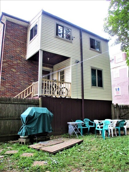Building Photo - 27 Ridgemont St