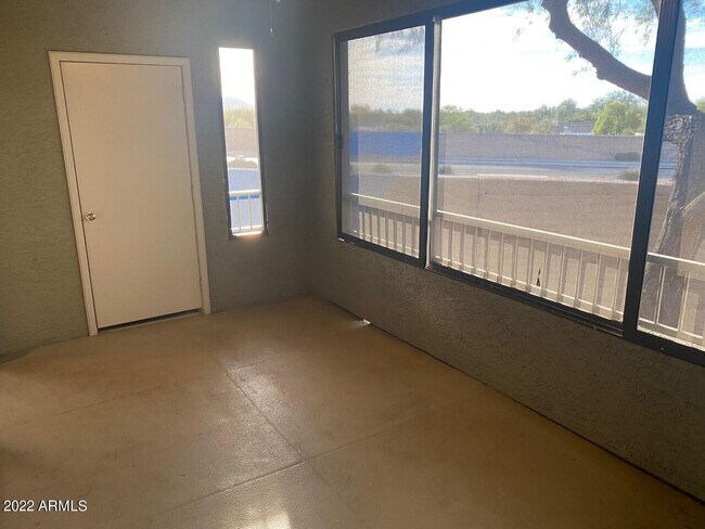 Building Photo - 15225 N 100th St