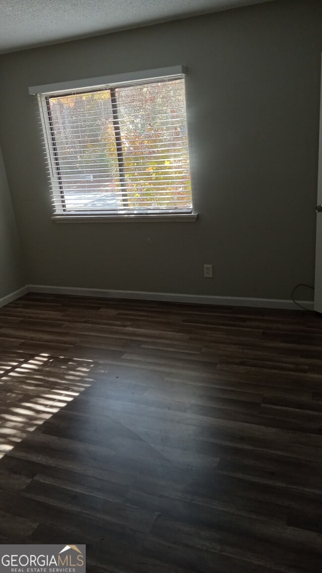 Building Photo - 590 Northridge Crossing Dr