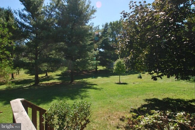 Building Photo - 15705 Anamosa Dr