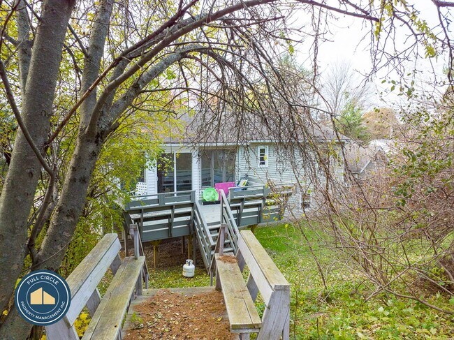 Building Photo - Spacious 5-Bedroom, 1.75 Bathroom Home in a Prime Location (58 East Terrace)