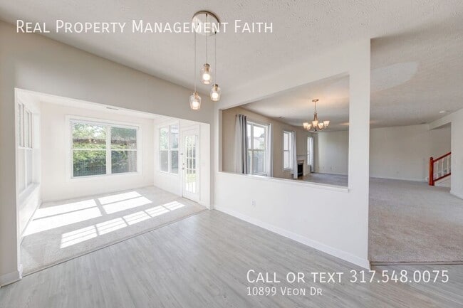 Building Photo - 10899 Veon Dr