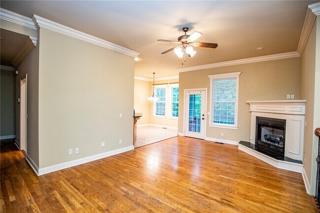 Building Photo - 605 Tunbridge Dr