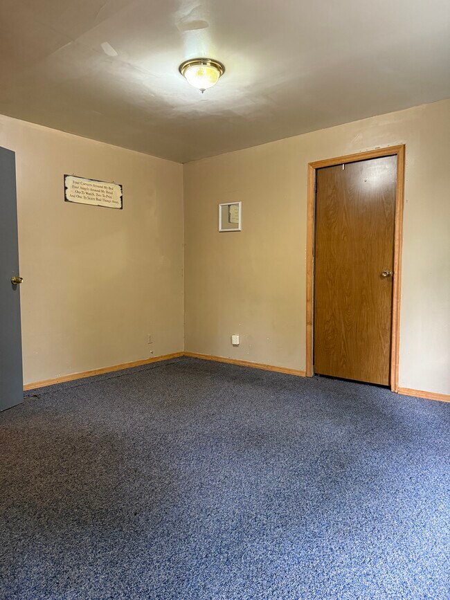 Building Photo - 1917 2nd St