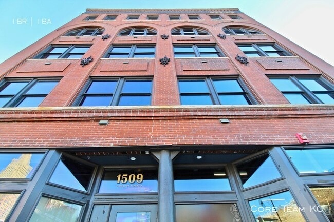 Building Photo - 1513 Walnut St