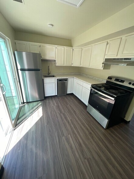 Building Photo - 1303 S Coffman St