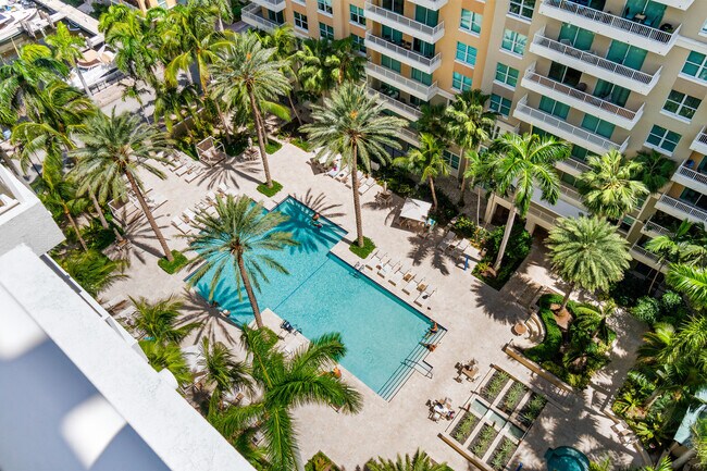 Building Photo - 700 E Boynton Beach Blvd