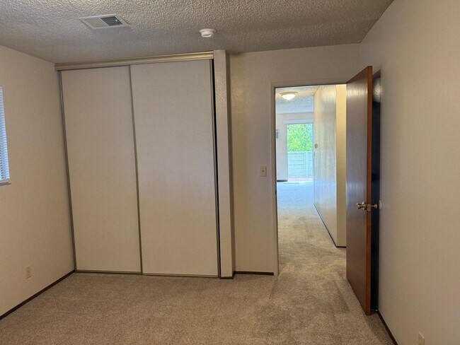 Building Photo - 765 Pope Dr