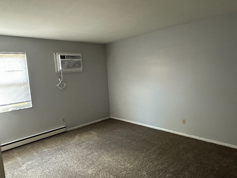 Building Photo - 1520 Spruce Ave