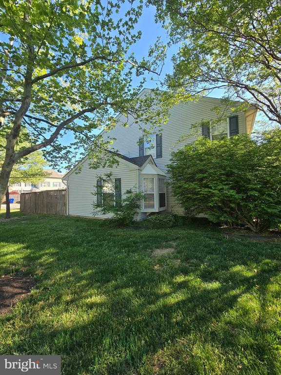 Building Photo - 6062 Red Squirrel Pl