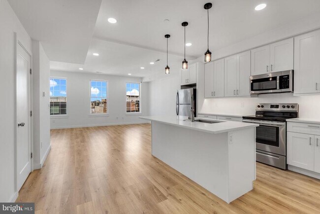 Primary Photo - 2045 Trenton Ave