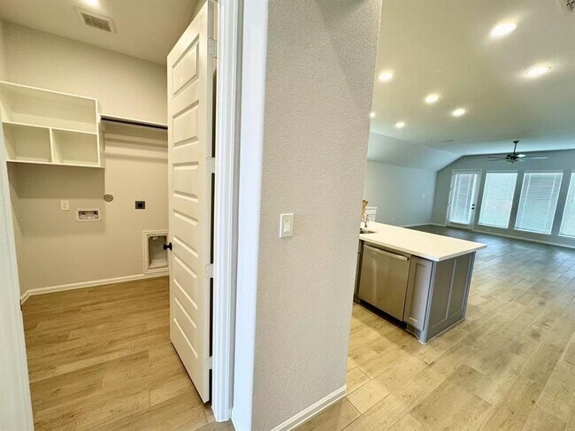 Building Photo - 31310 Wildflower Fld Ct