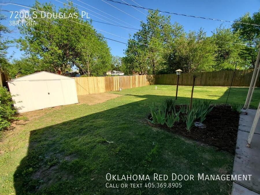 Building Photo - 7200 S Douglas Pl