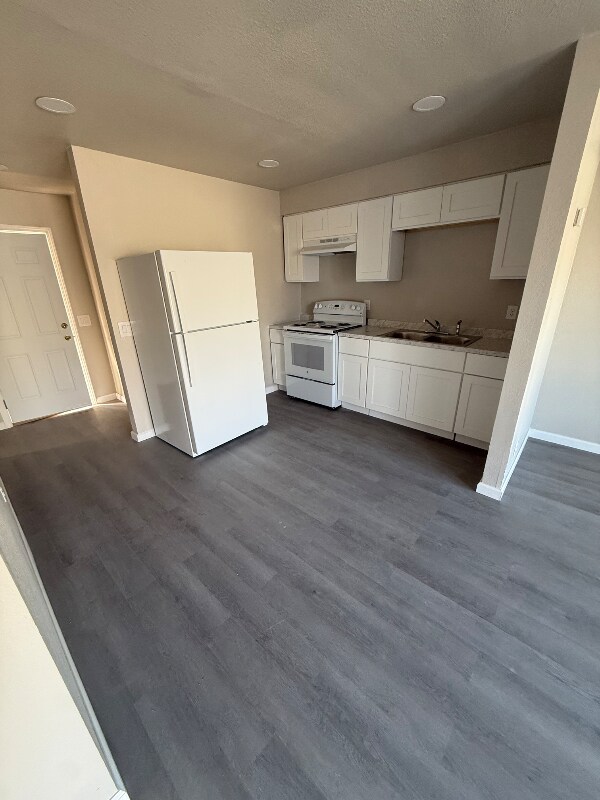 Building Photo - 101 E California St