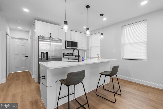 Building Photo - 1242 N 15th St