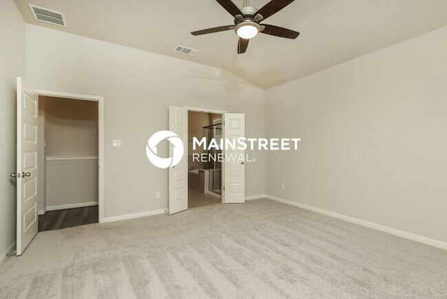 Building Photo - 3 Bedroom Pet-Friendly Home in San Antonio, TX with Main Street Renewal