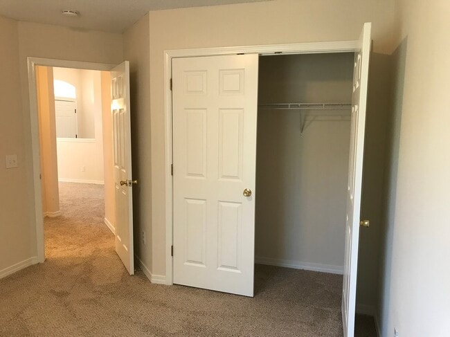 Building Photo - 2642 Hidden Creek Dr