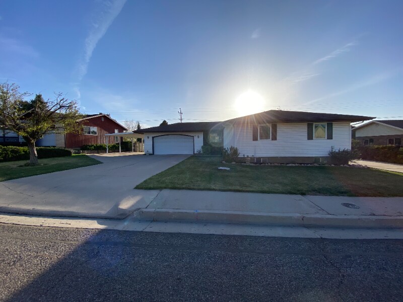 Building Photo - 986 Cedar Knolls W