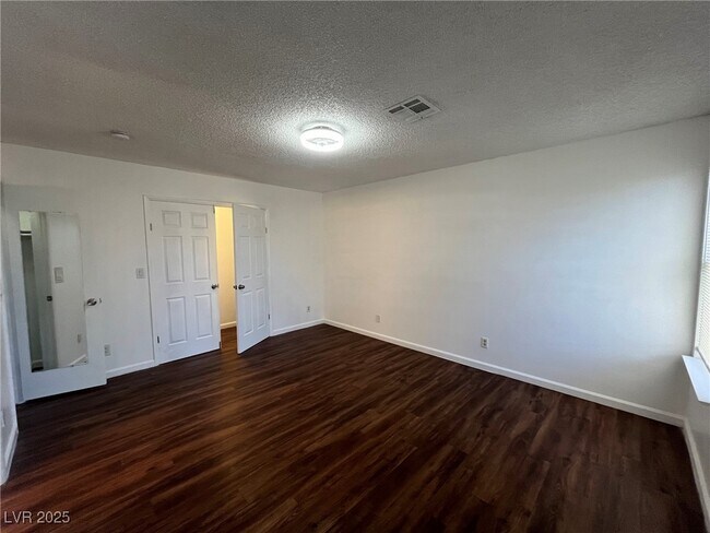 Building Photo - 2908 Gentilly Ln