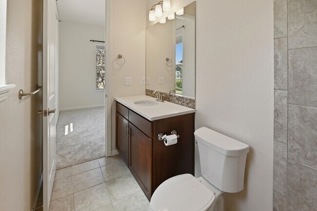 Building Photo - $4,340.95, 5 Beds - 3.5 Bath, Single Family Home in Broomfield with Pool Access!